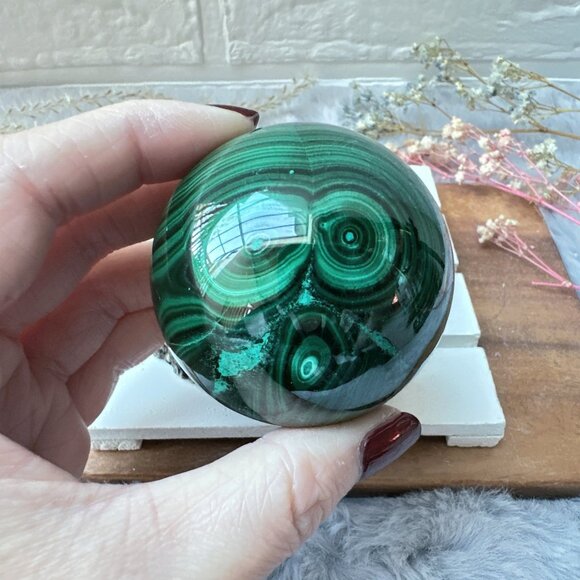 Gorgeous Malachite Sphere from the Congo - Picture 2 of 10